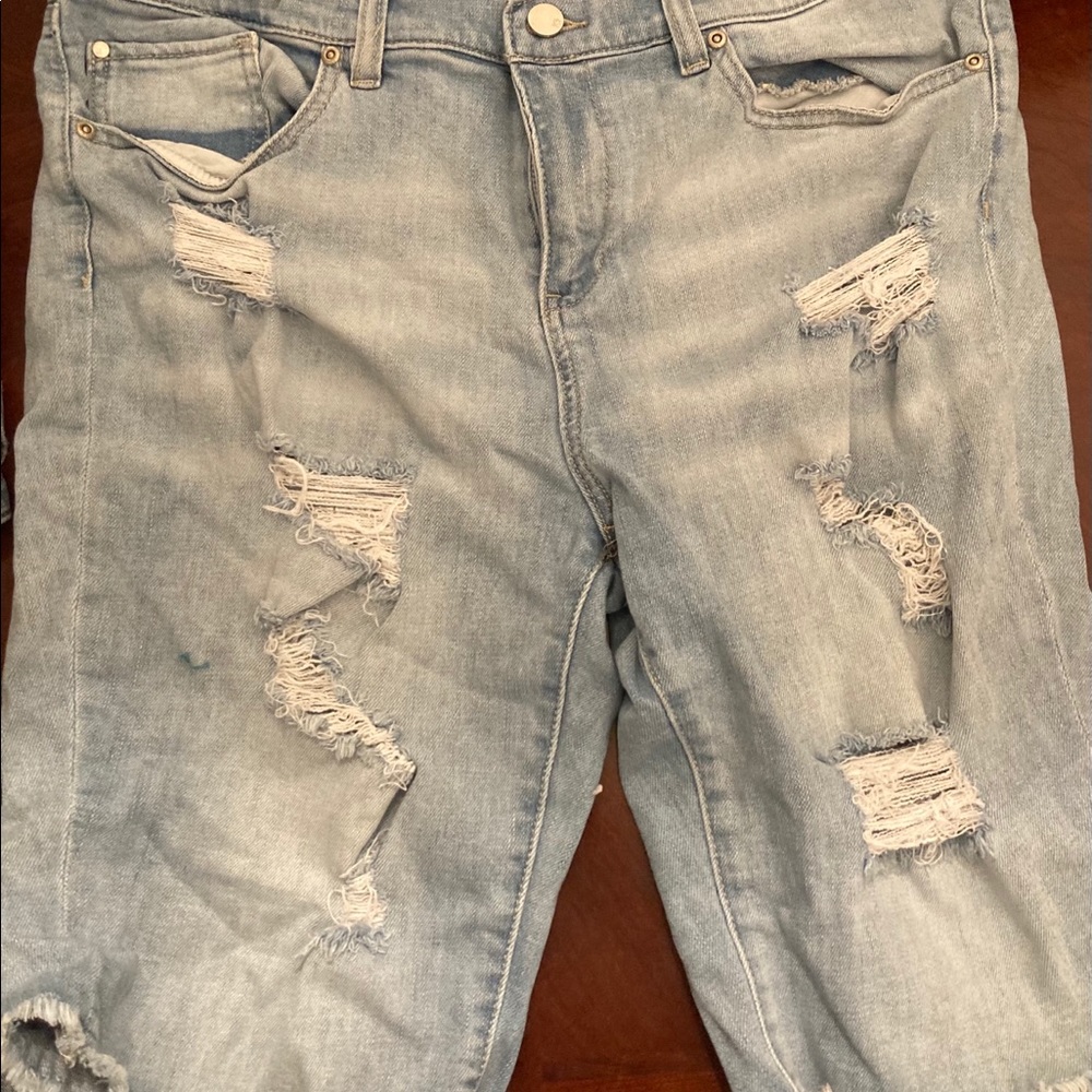 Light wash Jean knee shorts